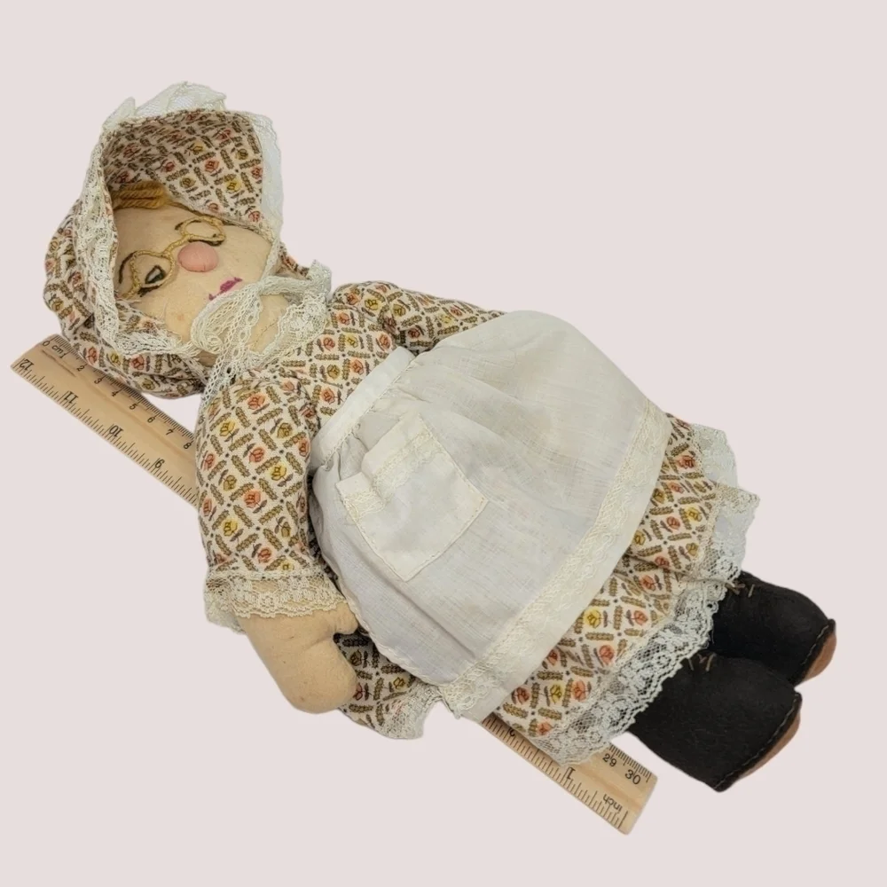 Vintage Country Grandma Doll Handmade Stitching Folkart T43